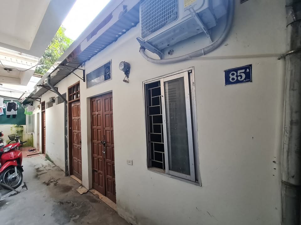 Đất tặng nhà cấp 4 tại Tây Mỗ, 40m² giá 5.4 tỷ - Về ở ngay không cần chờ!