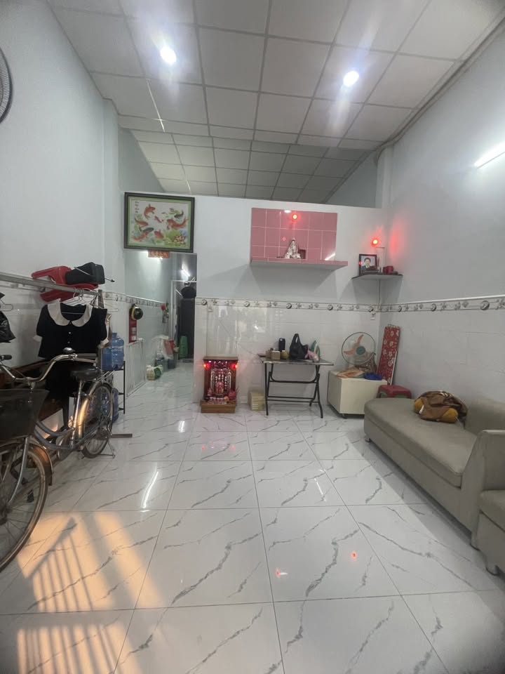 Nhà cấp 4 Lê Văn Quới, Bình Tân 55m² giá 5.18 tỷ - Xe hơi đỗ cửa thoải mái!