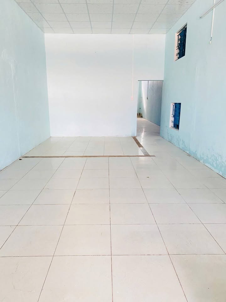 Nhà cho thuê mặt tiền đường Nguyễn Trãi, Quảng Ngãi 100m² - Khu vực sầm uất, thuận tiện di chuyển