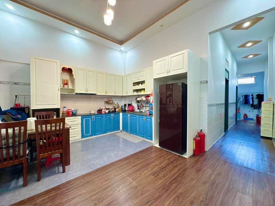 Nhà Đông Á Tân Xuân 110m² giá 1.3 tỷ - Sẵn sàng vào ở ngay!