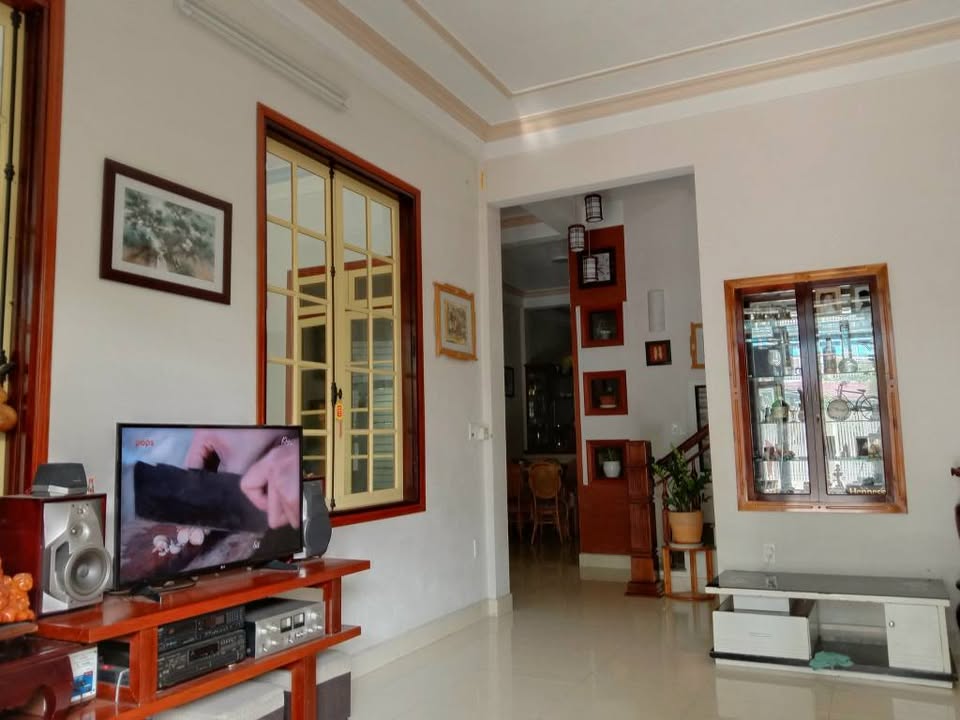 Nhà 2 tầng mặt tiền Trương Gia Mô, Vỹ Dạ, Huế 161m² giá 9.5 tỷ - Mặt tiền cực đẹp!