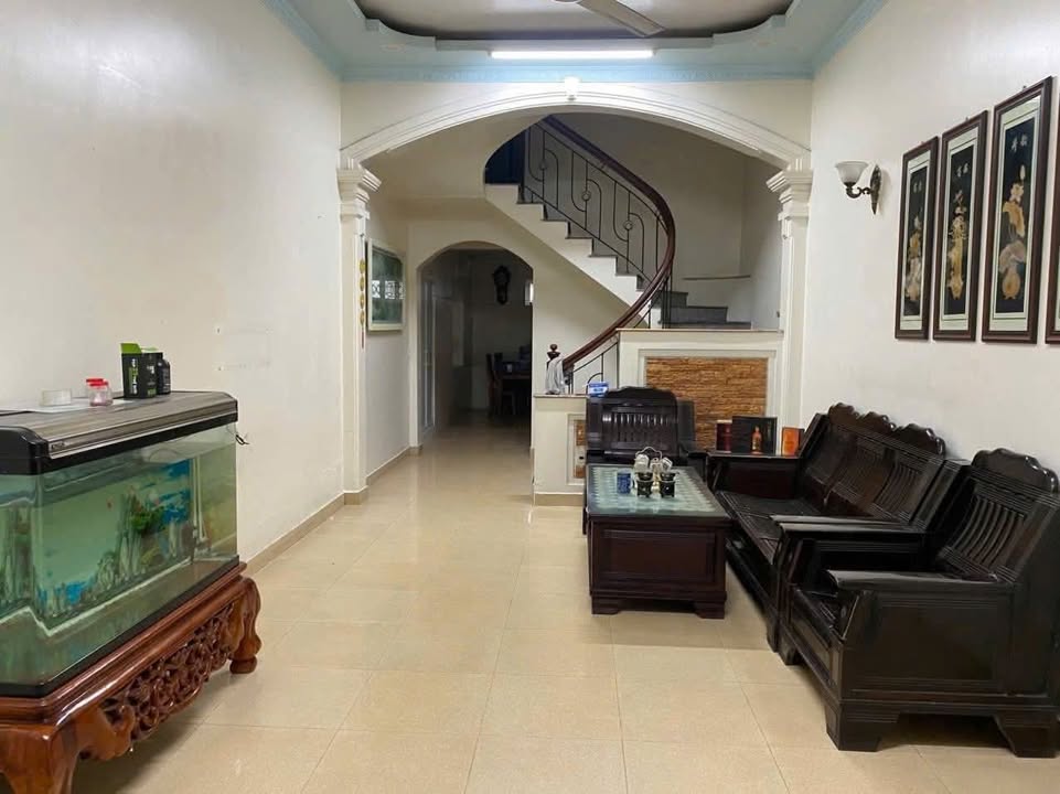 Nhà 3 tầng ngõ Trần Nguyên Hãn 70m² giá 3.75 tỷ - Chính chủ bán gấp!