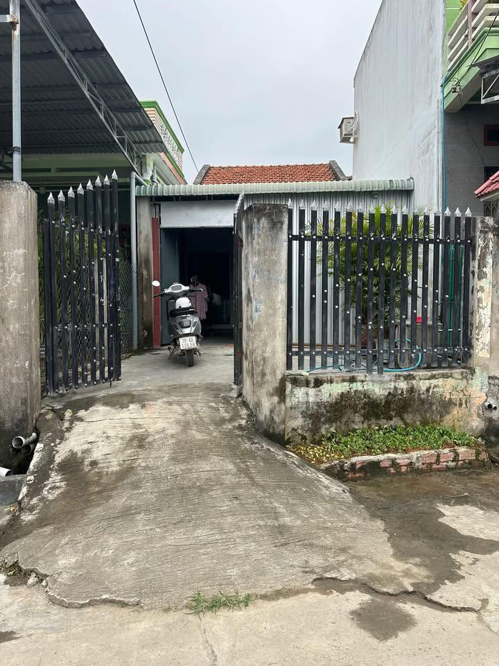 Nhà cấp 4 tại Đường ra kho 6, Huyện Tây Hòa, 98m² giá 800 triệu - Sẵn sàng vào ở ngay!