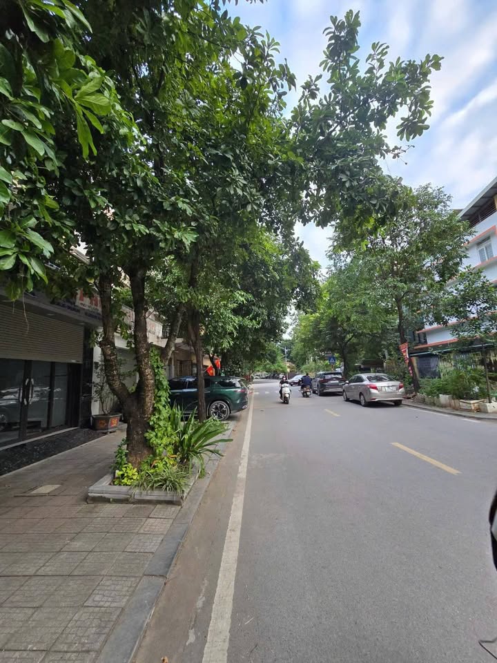 Nhà phố KĐT Văn Phú, Hà Đông 450m² - Đẳng cấp doanh nhân, giá thỏa thuận!