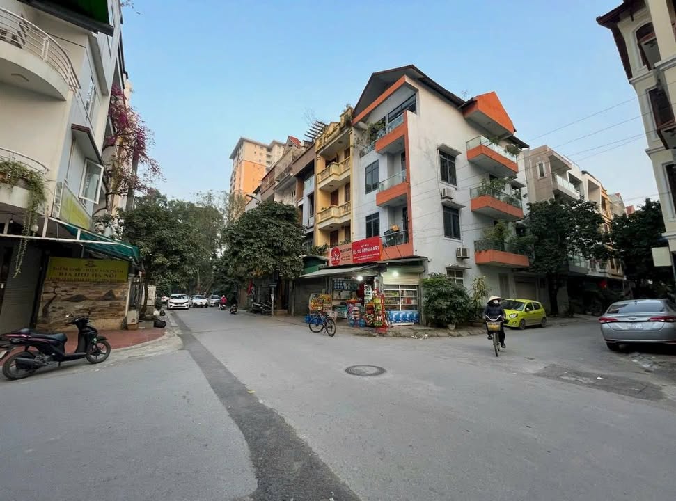 Nhà phố KĐT Văn Quán 70m² giá thỏa thuận - Gara ô tô, phân lô hiếm có!