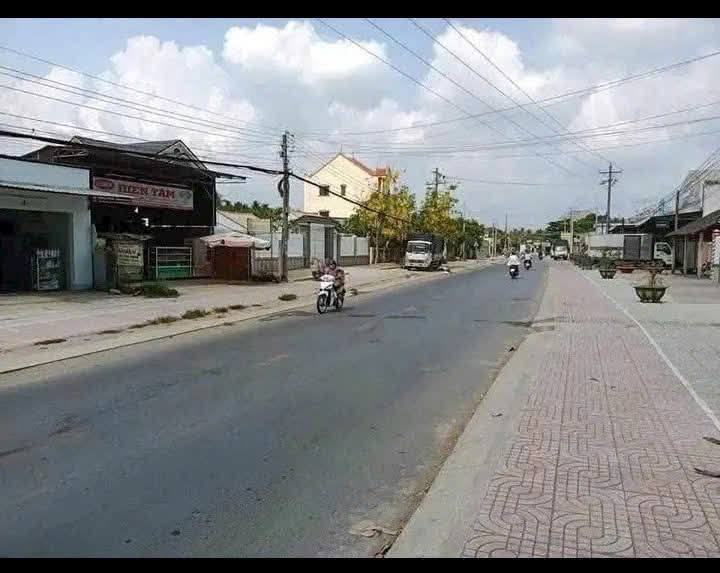 Nhà mặt tiền ấp Đầu Bờ, xã Hòa Thuận 174.86m² giá 2 tỷ - Thổ cư 100%!