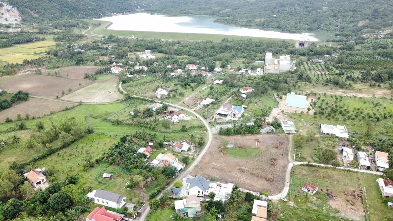 Đất nền Vạn Hưng 5000m² giá 9.9 tỷ - Cơ hội đầu tư sinh lời cao!