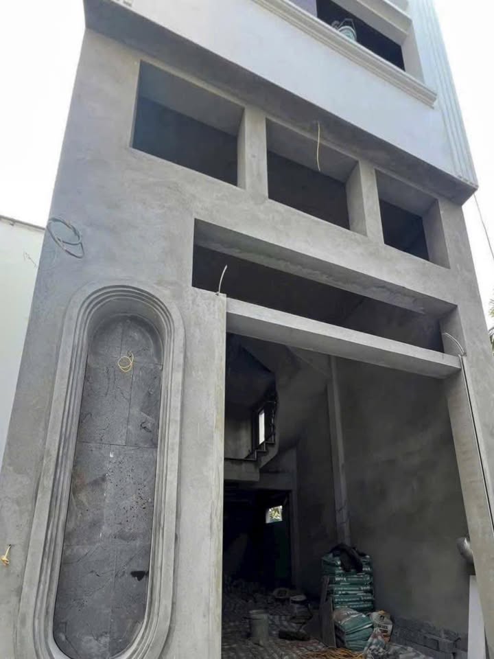 Nhà đẹp 42m² 5 tầng tại Ngũ Hiệp, Thanh Trì - Ô tô đỗ cửa, chỉ 7 tỷ!