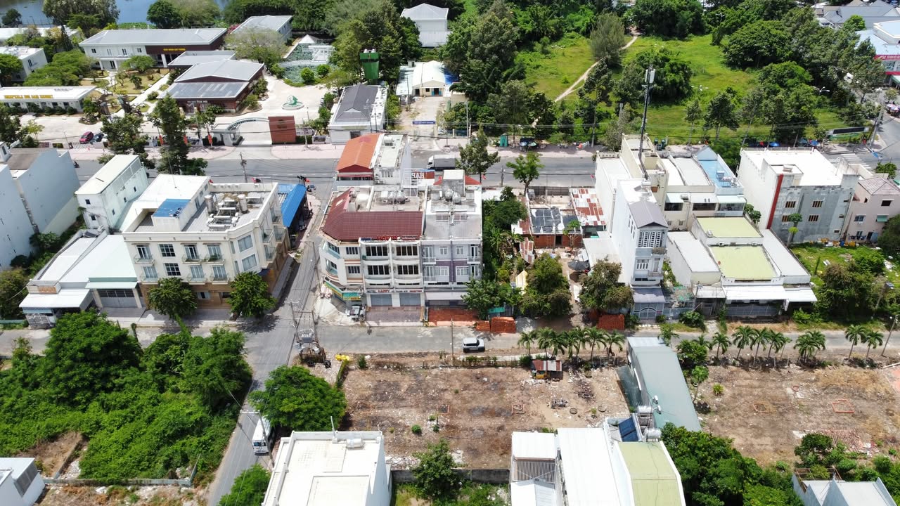 Khách sạn 1 trệt 3 lầu tại Núi Sam Châu Đốc 566m² - Giá thỏa thuận cực tốt!