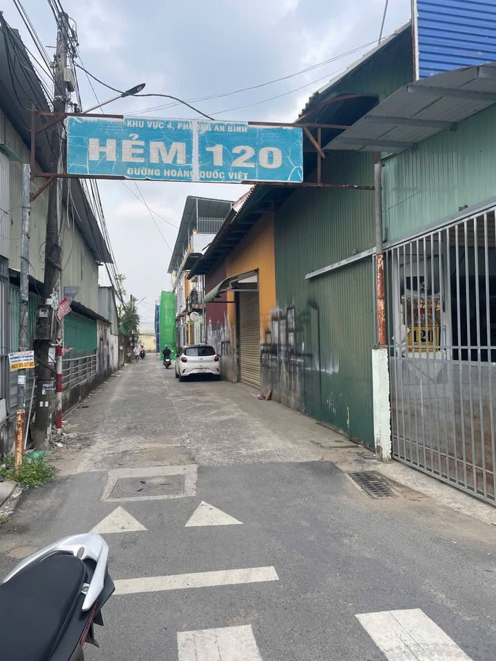 Nhà phố Hoàng Quốc Việt 76m² giá 2 tỷ - Đầu tư sinh lời hấp dẫn!