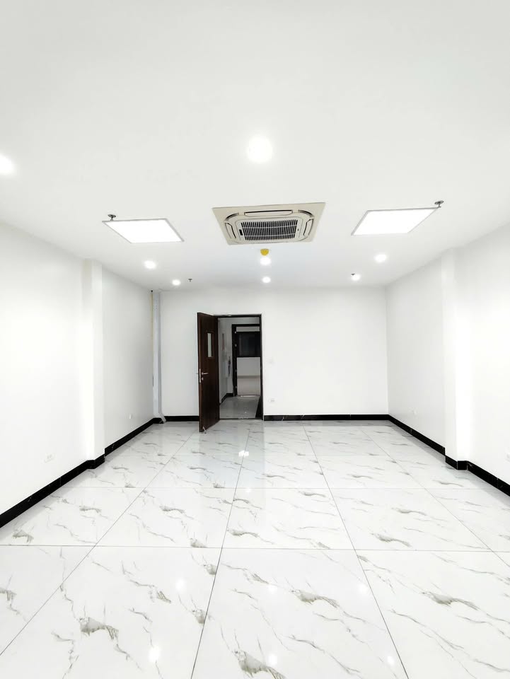 Văn Phòng cho thuê 90m² tại Yên Xá, Tân Triều - Giá chỉ 12 triệu/tháng!