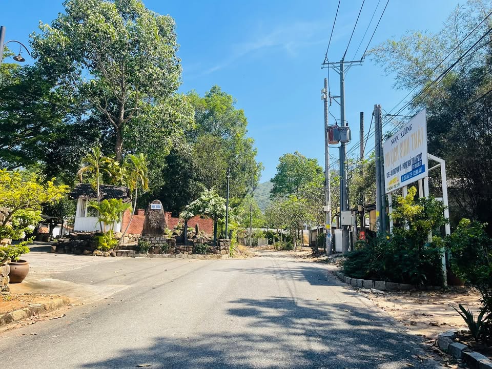 Bán đất thổ cư Khu Du Lịch Ngọc Sương 2000m² giá 8 tỷ - Đầu tư sinh lời vượt trội!