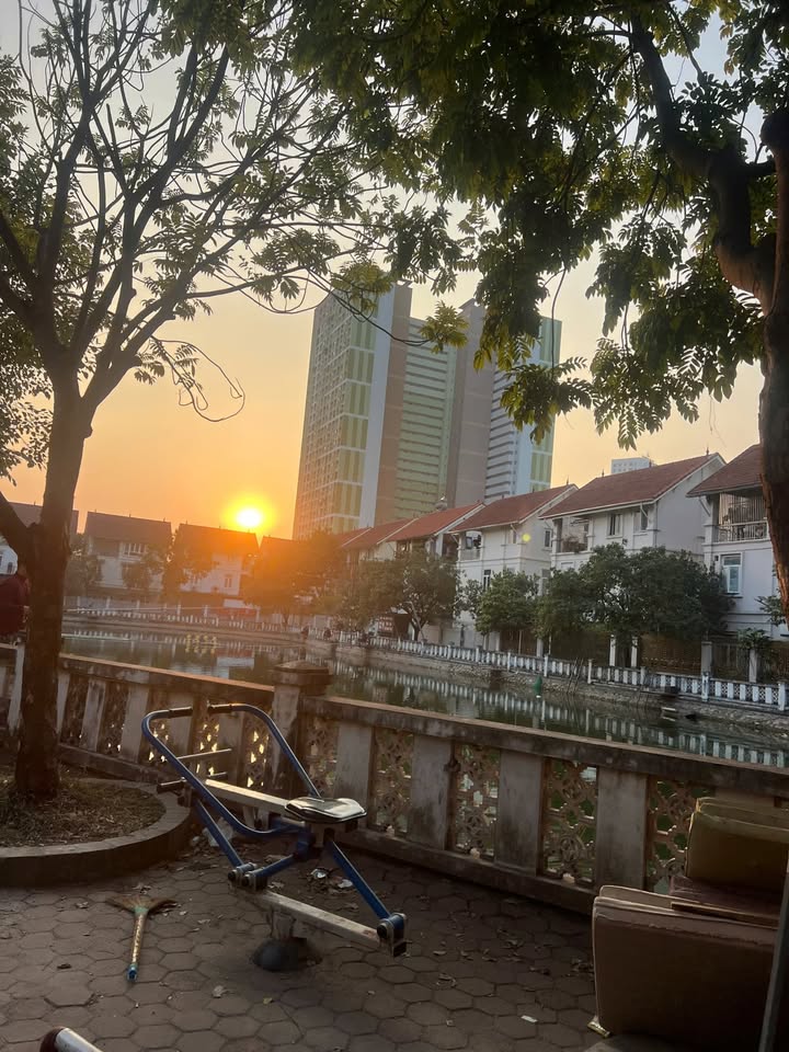 Nhà Mặt Hồ Mỗ Lao 71m² giá đầu tư - Sổ đỏ sang tên nhanh!