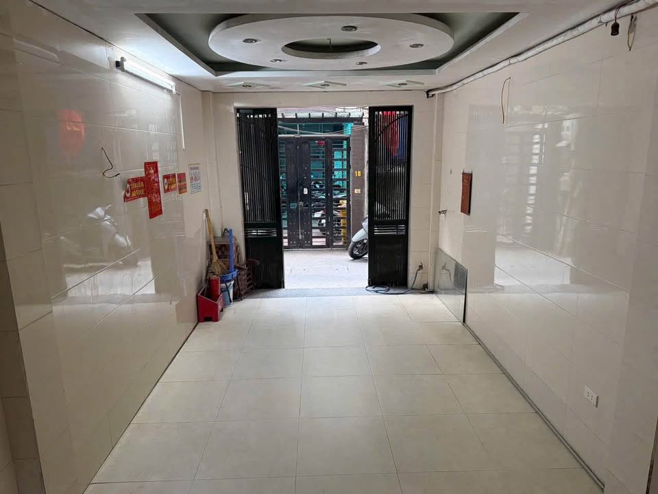 Nhà riêng Quan Nhân, Thanh Xuân 38m² giá 9.x tỷ - Đường ô tô vào tận nơi!