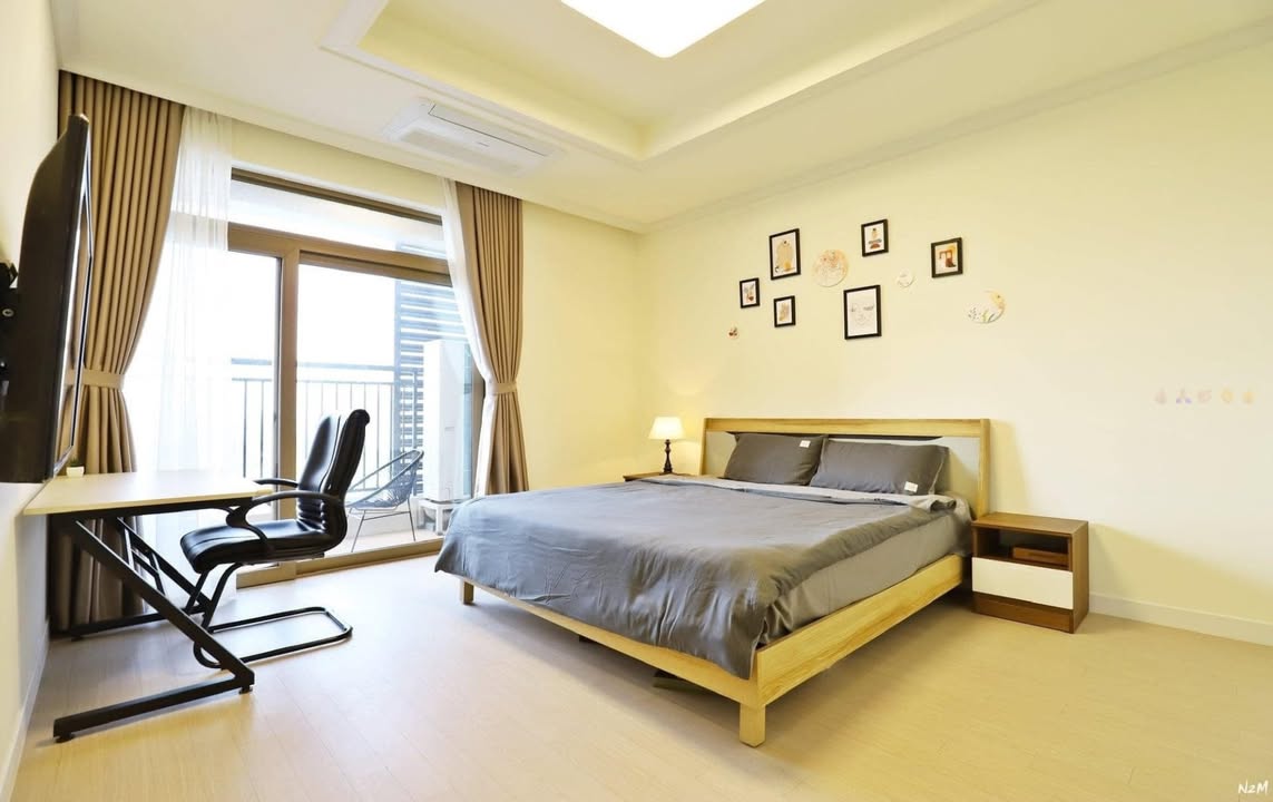 Căn hộ Starlake Tây Hồ 98m² giá 30 triệu - Full nội thất, gần Hồ Tây!