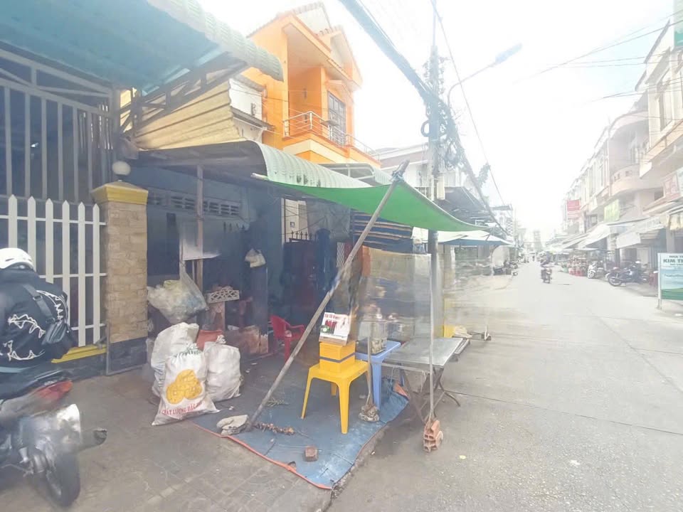 Nhà mặt tiền đường Dã Tượng, Chợ Bông Sen, 106m² giá 4,9 tỷ - Kinh doanh thuận lợi!