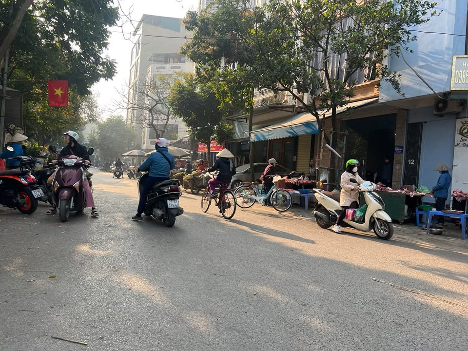 Nhà cấp 4 50m² mặt chợ Văn La, Hà Đông - Cho thuê kinh doanh và ở ngay!