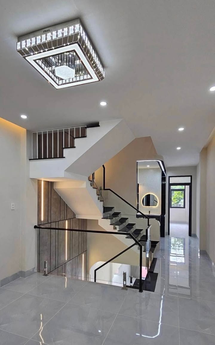 Nhà mặt tiền 50m² tại Phường Hải Cảng giá 5 tỷ - Sổ đỏ chính chủ