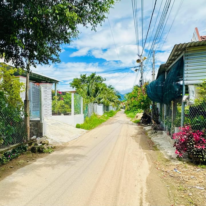 Đất thổ cư 1296m² thôn Tứ Chánh, Vạn Bình giá 1 tỷ - Đầu tư sinh lời ngay!