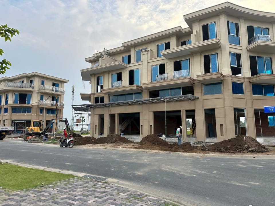 Shophouse mặt tiền Khu Đa Chức Năng, Cần Thơ 90m² giá 7 tỷ - Đầu tư sinh lời lý tưởng!