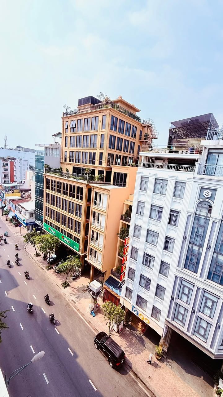 Toà nhà FrontHouse mặt tiền Bạch Đằng, Phú Nhuận, 72m² chỉ 34 tỷ - Kinh doanh sinh lời cao!