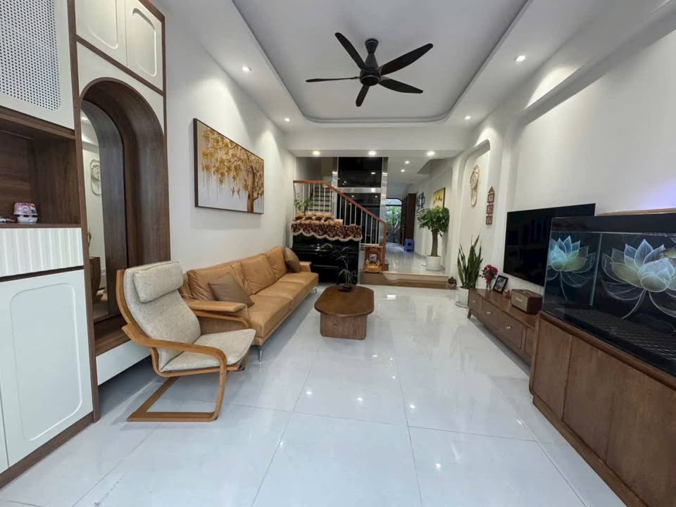 Nhà phố cao cấp Phổ Quang 81m² giá 19.5 tỷ - Không gian sống lý tưởng giữa lòng thành phố!