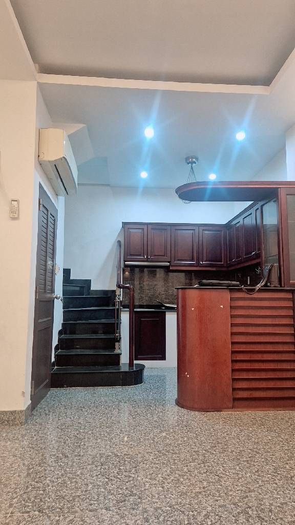 Nhà riêng Trần Hưng Đạo, Quận 1, 23m², giá 7.9 tỷ - Sổ hồng chính chủ!