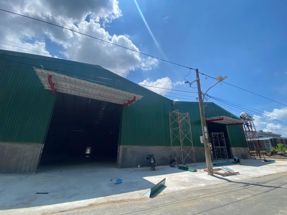 Nhà xưởng cho thuê Chánh Phú Hòa, Bến Cát 32,900m² giá 1.3 tỷ/tháng - Cơ hội đầu tư hấp dẫn!