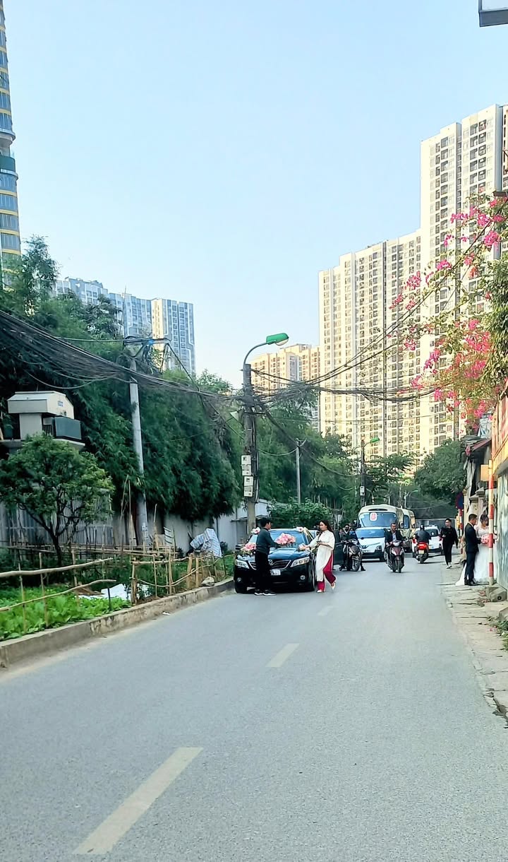 Nhà đẹp Tây Mỗ, Nam Từ Liêm 42m² giá thỏa thuận - Kinh doanh sầm uất, gara ô tô