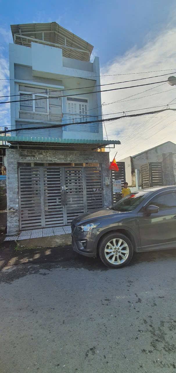 Nhà bán Hóc Môn 306m² giá 8.9 tỷ - Đầu tư sinh lời hấp dẫn!