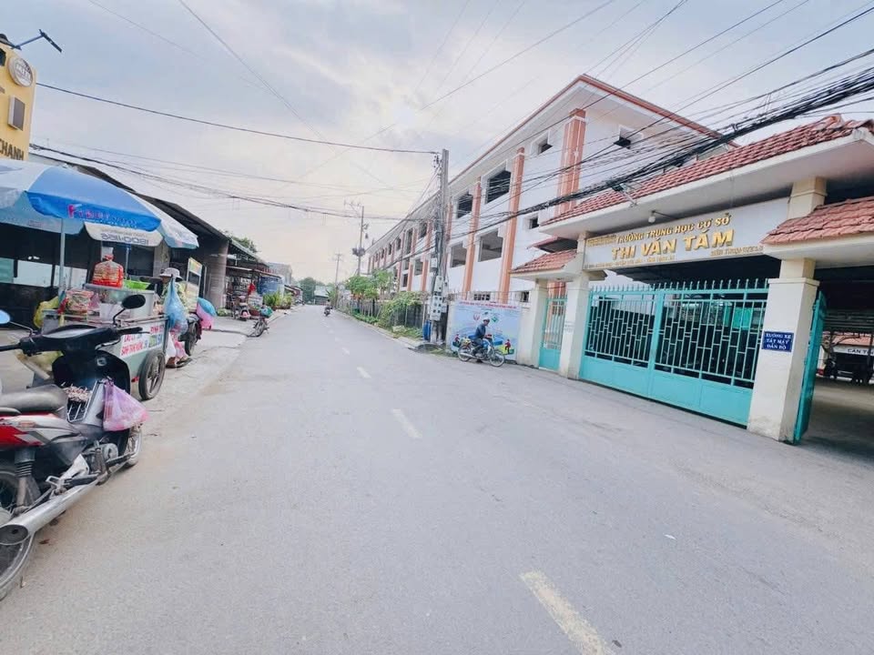 Nhà phố Hòa Khánh, Đức Hòa, Long An 204m² giá 2.5 tỷ - Chính chủ bán gấp!