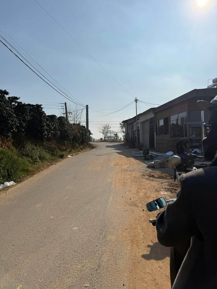 Đất mặt tiền đường Nguyễn Hoàng - Phường Langbiang 150m² giá 1.7 tỷ - Cơ hội đầu tư hấp dẫn!