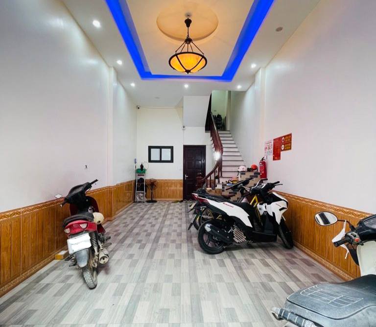 Nhà 5 tầng lô góc Mỹ Đình 54m² giá 14.x tỷ - Ô tô đỗ cửa, cho thuê ổn định!