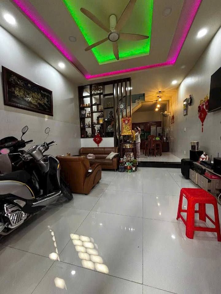 Nhà 3 tầng Bùi Tư Toàn, Bình Tân, 97m² giá 7 tỷ - Hẻm ô tô thông thoáng!