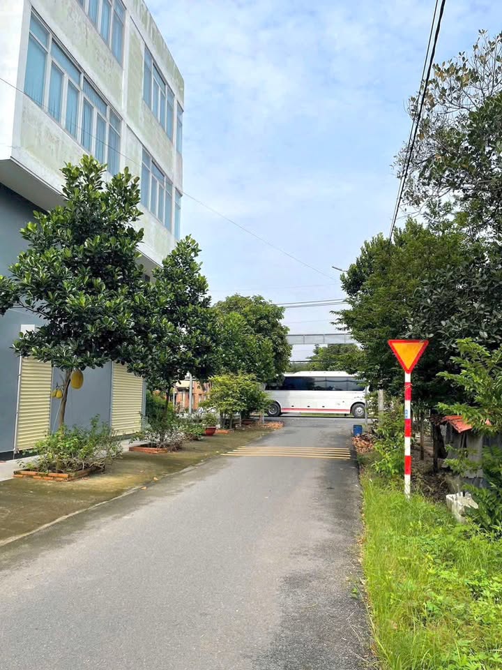 Đất thổ cư 125m² tại Phú Hòa Đông, Củ Chi giá 2.05 tỷ - Vị trí đẹp, tiện ích đầy đủ!