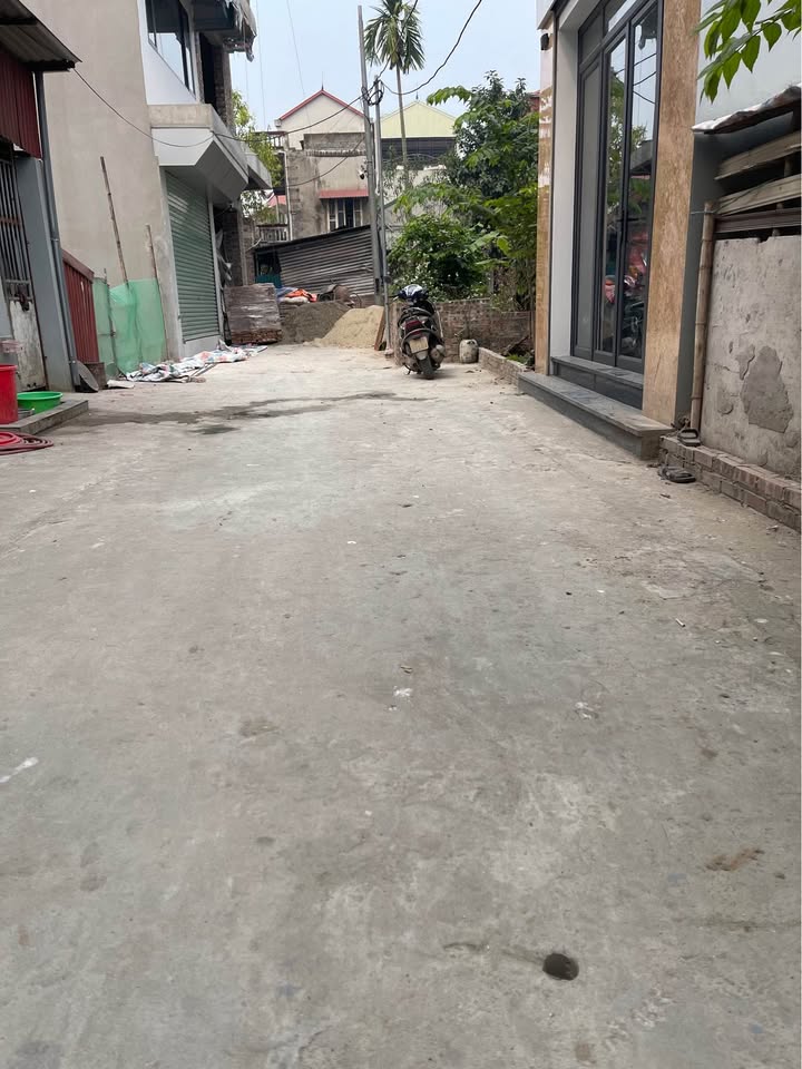 Nhà phố 50m² Phùng Hưng, Đan Phượng, giá 5 tỷ - Mặt tiền rộng ô tô vào thoải mái!