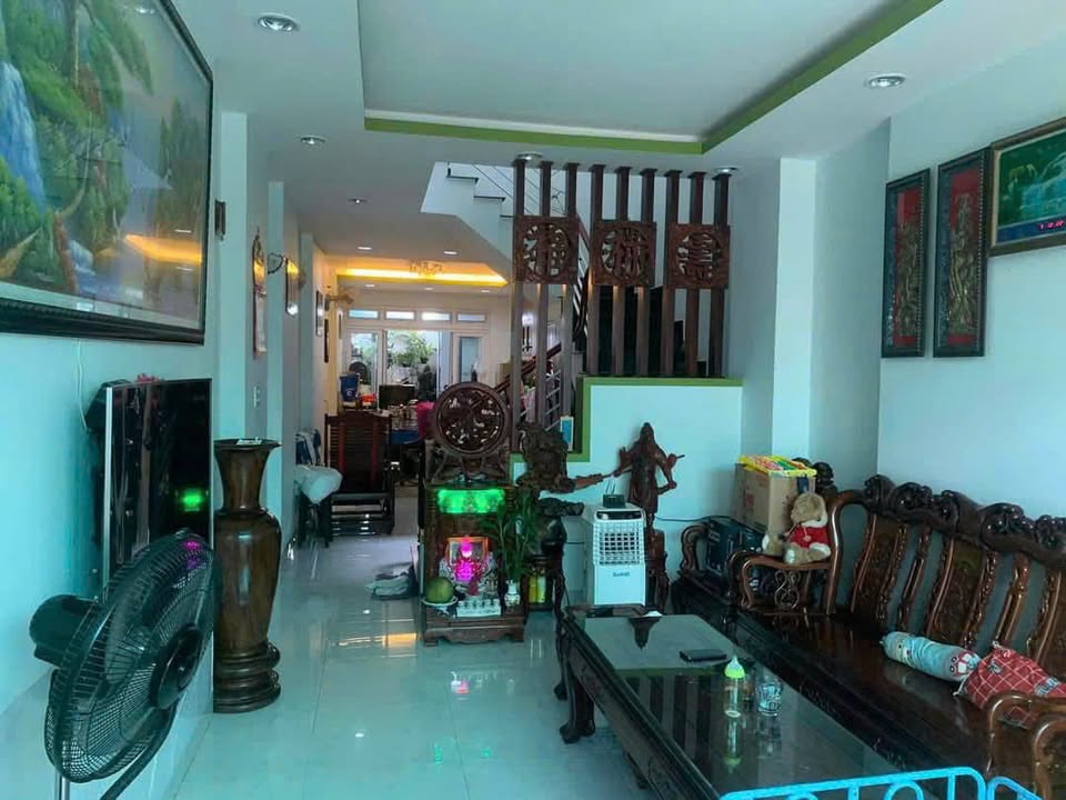 Nhà 3 tầng đường Tuệ Tĩnh, Nha Trang 170m² giá 22.1 tỷ - Gần biển chỉ 400m!