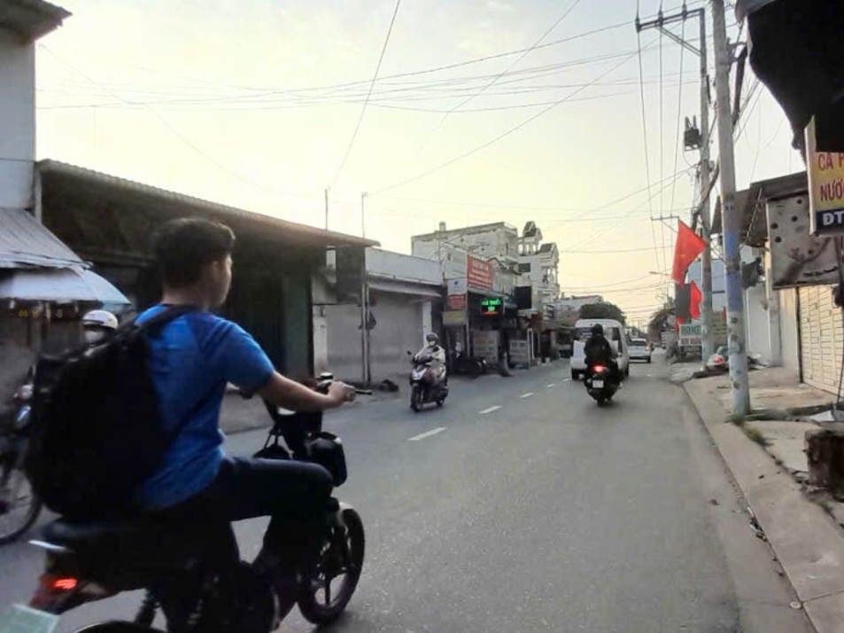 Nhà Hiệp Thành 13, Quận 12, 93m² giá 5.2 tỷ - Sổ riêng, tiện ích đầy đủ!