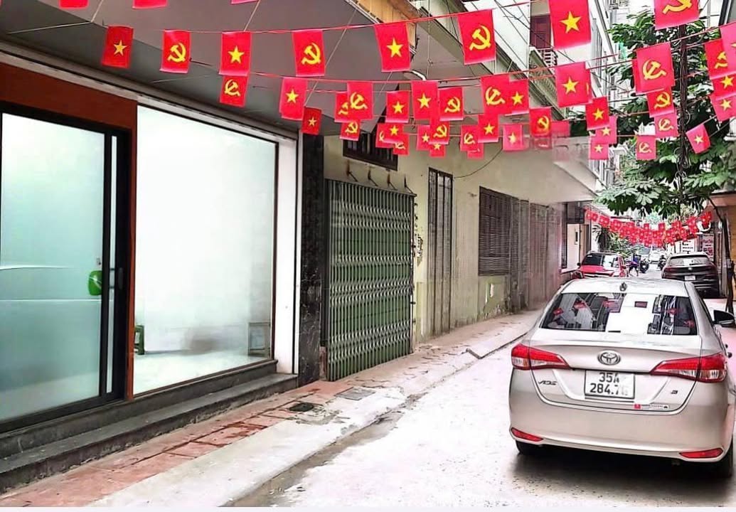 Nhà cho thuê gần ngõ 43 Trần Quốc Hoàn, Cầu Giấy 35m² giá 15 triệu - Thiết kế hiện đại, tiện lợi!