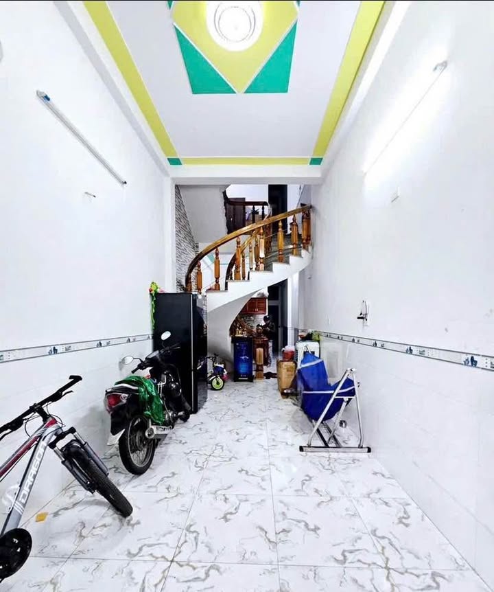 Nhà mặt tiền 3 tầng Lê Thanh Nghị 45m² giá 3.1 tỷ - Tiện ích đầy đủ, sẵn sàng ở ngay!