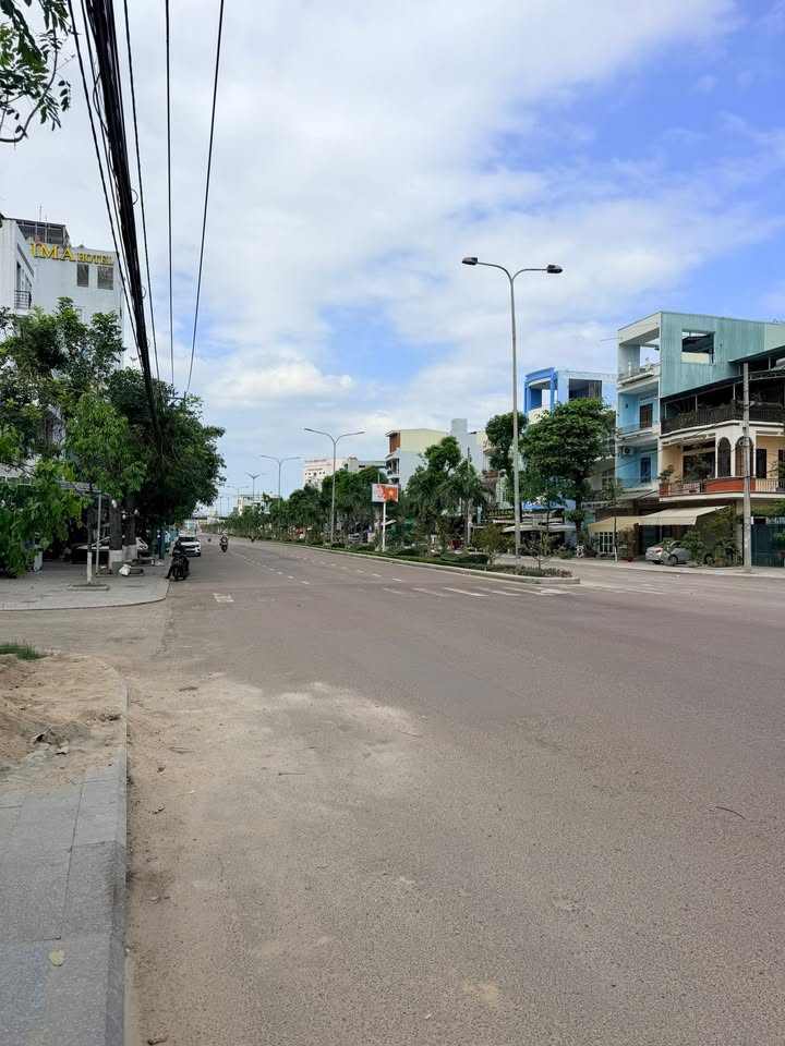 Nhà mặt đường Trần Anh Tông, Quy Nhơn 56m² giá 5 tỷ - Đầu tư sinh lời ngay!