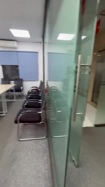 Cho thuê văn phòng mặt đường Hàm Nghi Mỹ Đình 250m² - Tòa hiện đại, thang máy và hầm để xe