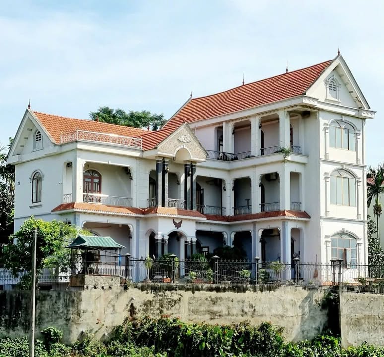 Nhà riêng Khu 2 Dữu Lâu, Việt Trì 440m² giá 12 tỷ - Đường thông ô tô tránh nhau!