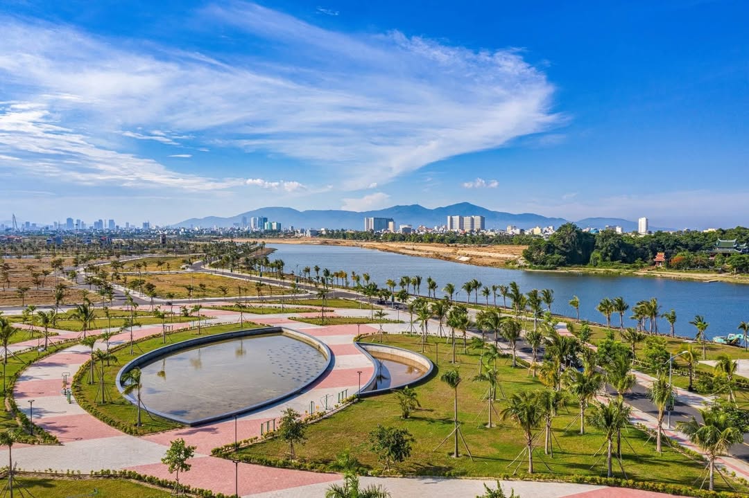 Đất lô góc 2 mặt tiền Đầm Sen, 157m² giá 14.X tỷ - View trực diện công viên!