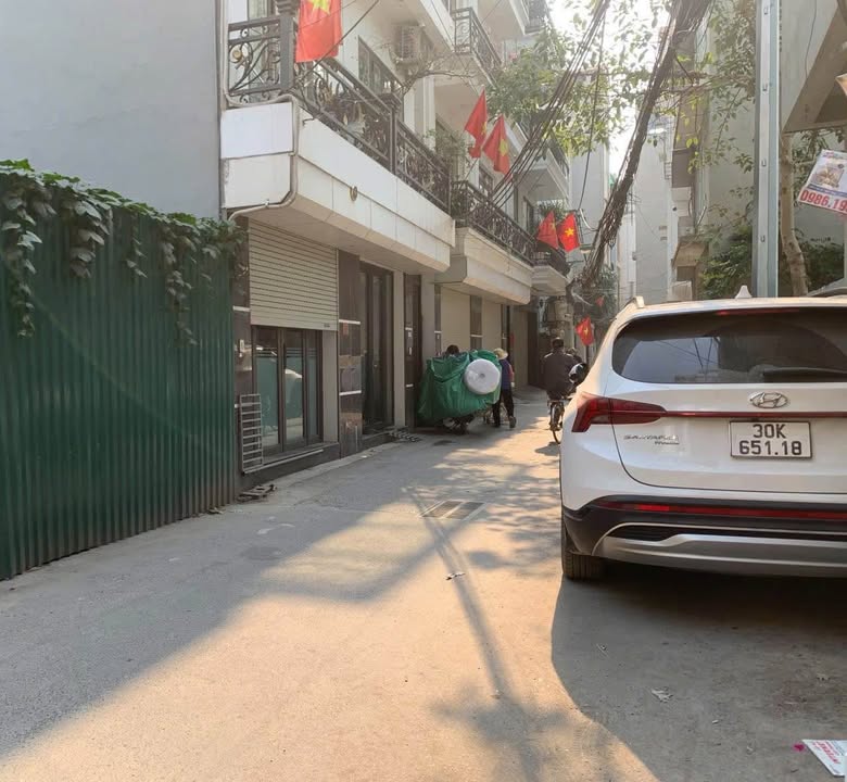 Nhà mặt phố Phân Lô Bưu Điện Hà Đông 54m² - Ô tô đỗ cửa, giá thương lượng!