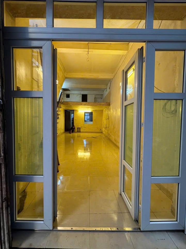 Nhà C4 Vũ Miên 22m² giá 7 tỷ - Mặt ngõ ô tô, view hồ Trúc Bạch