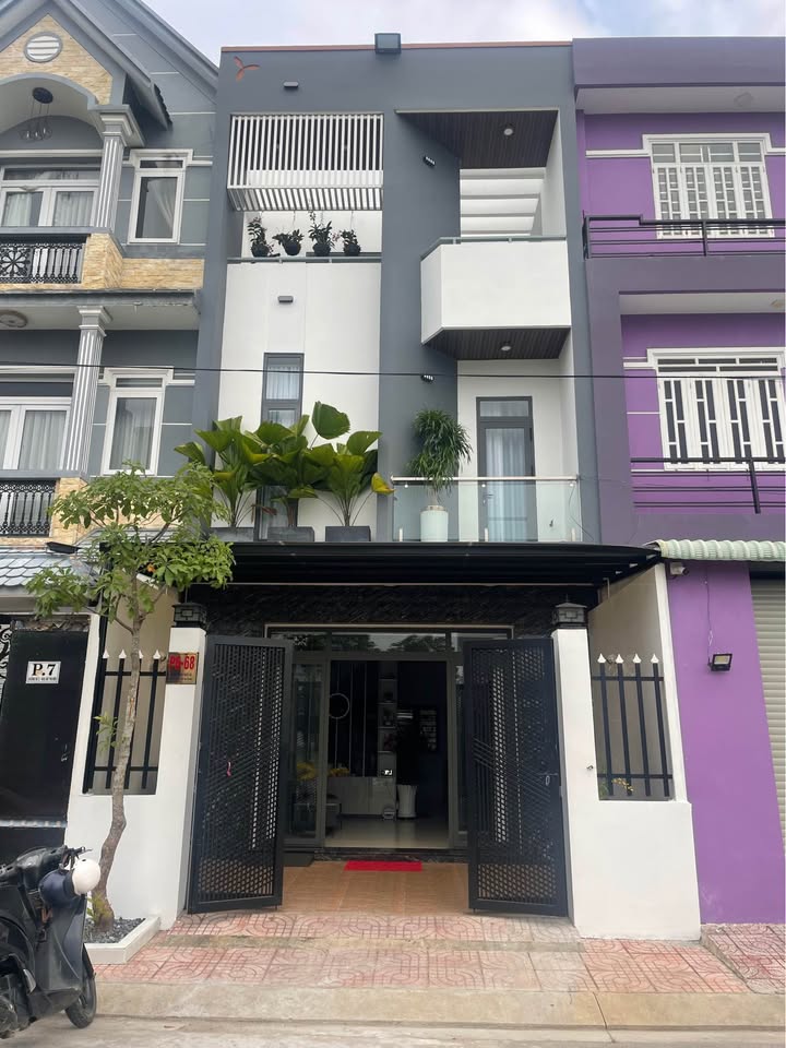 Nhà phố 3 tầng khu đô thị 5 sao Cần Giuộc 82m² giá 4.5 tỷ - Thương lượng ngay!