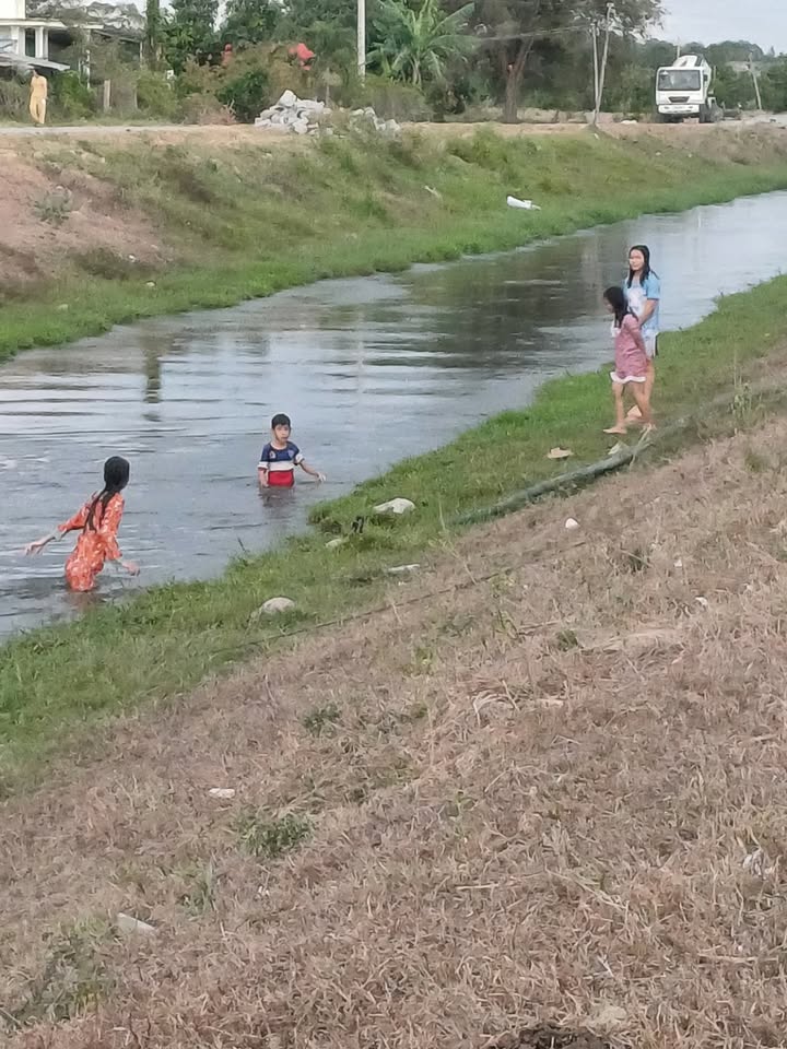 Đất vườn Hàm Phú 500m² giá 459 triệu - Sổ đỏ chính chủ, gần kênh thơ mộng!