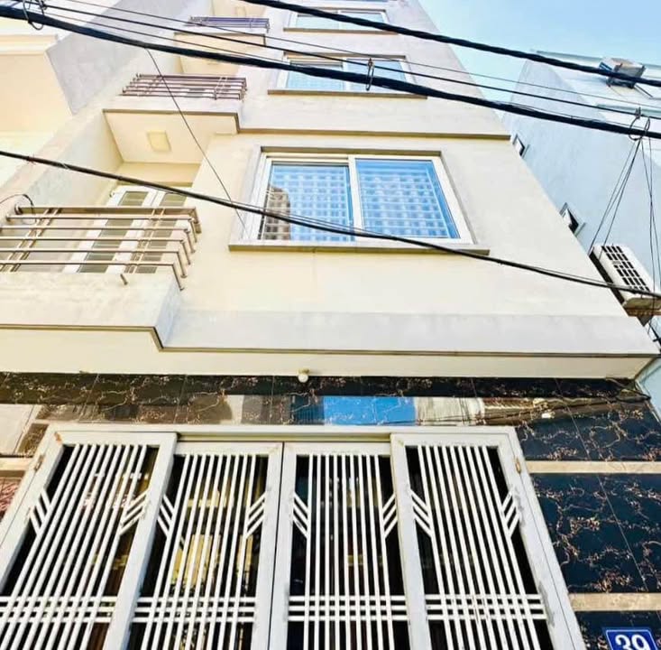 Cho thuê tòa CHDV Nguyễn Chí Thanh, Đống Đa - 16 phòng, thang máy hiện đại!