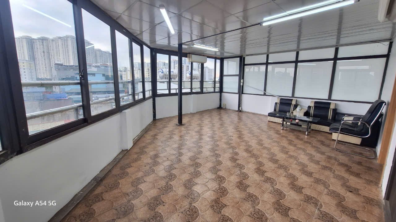 Văn phòng cho thuê tại Nguyễn Xiển 35m² giá 3,8 triệu - Không gian làm việc lý tưởng!